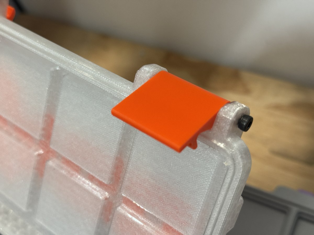 Fixed latch for gridfinity rugged box generator perplexinglabs