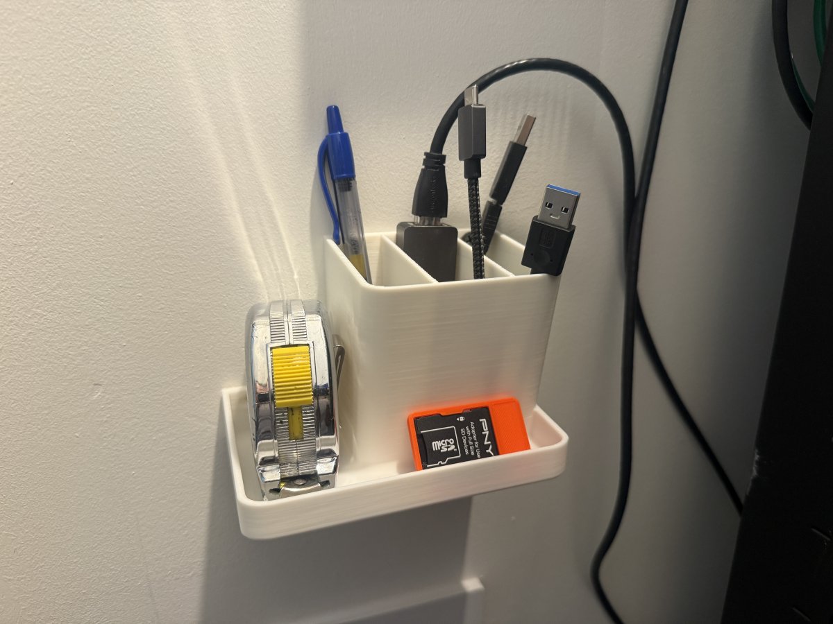 Pen-holder wall mount